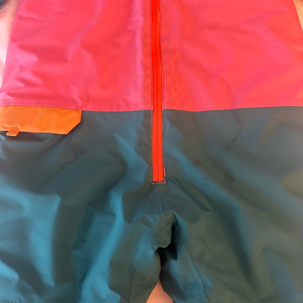 Patagonia Snow-pile snow suit 5T. Used/play condition. - Picture 5 of 11